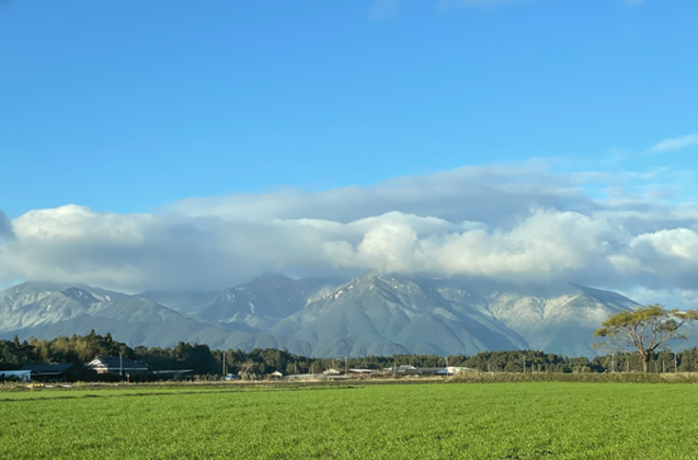 雪化粧の高隅山