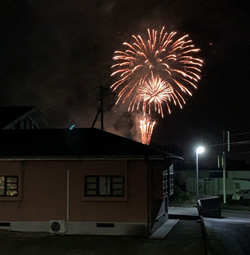 野方の夜空に花火